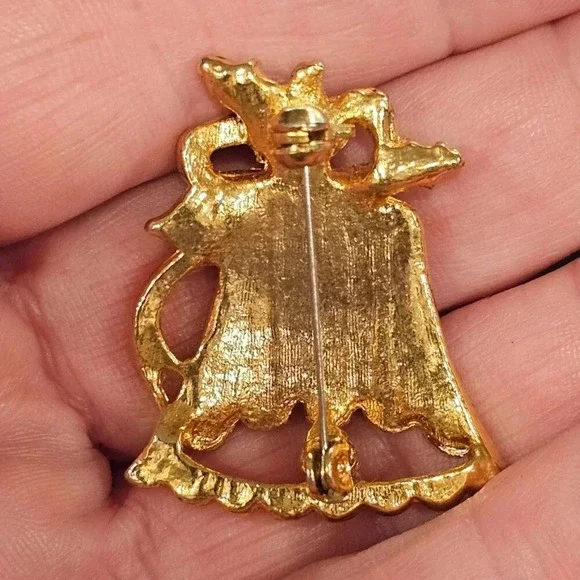 Christmas Bell Holly Brooch Pin Gold Tone Enamel Red Green Granny Core Jewelry - Picture 2 of 6